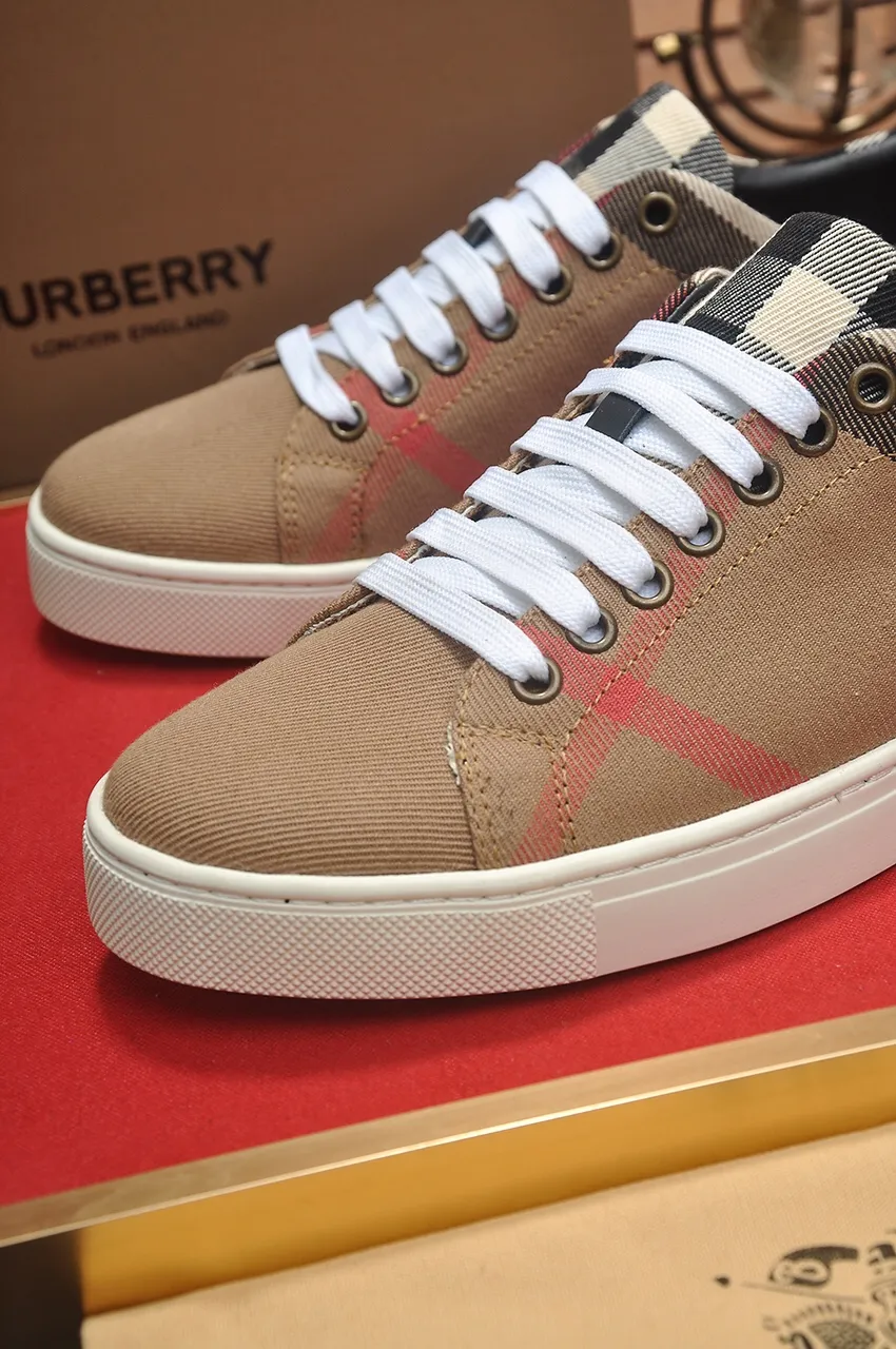 Men's shoes💰480💶[Burberry] (cowhide lining) classic low-top sneakers｜Imported cowhide with classic plaid fabric｜Cow leather lining｜Original outsole｜Fine workmanship and comfortable to wear Size: 38-44 (customized at 45)